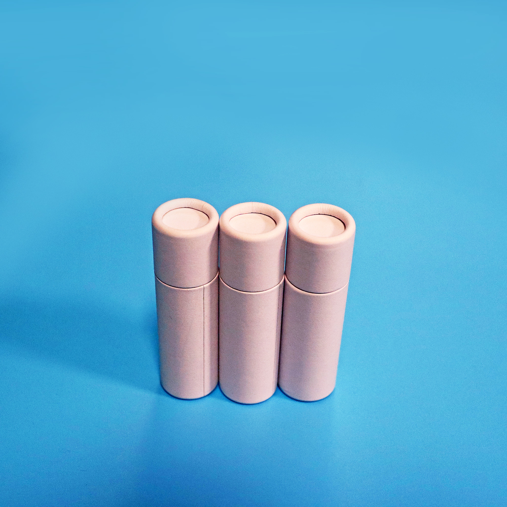 tubos de bálsamo labial vacíos