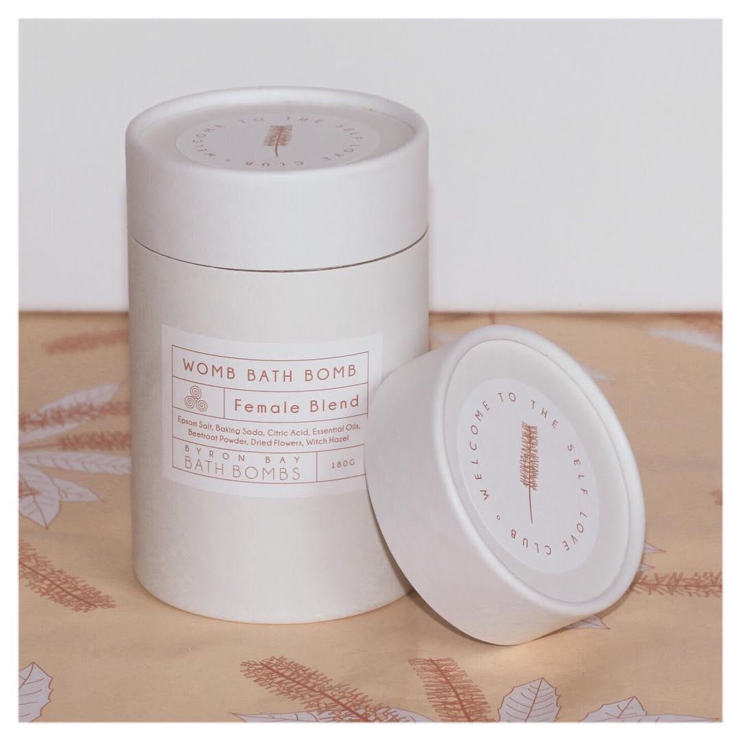 أنبوب من الورق المقوى