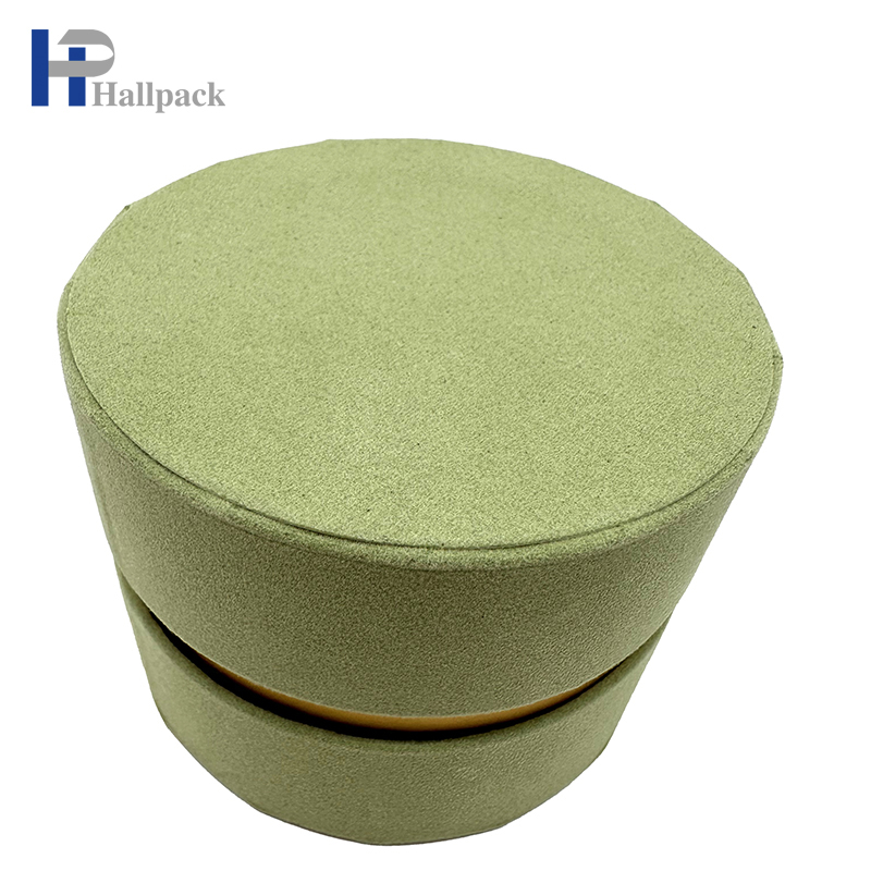 أنبوب من الورق المقوى